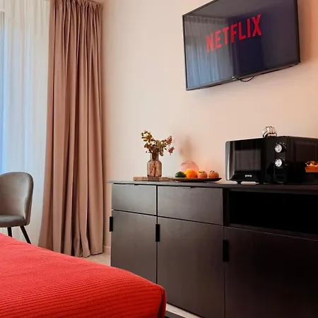Apartment Live Where Comes Alive - Stylish 2br In Piata Romana *
