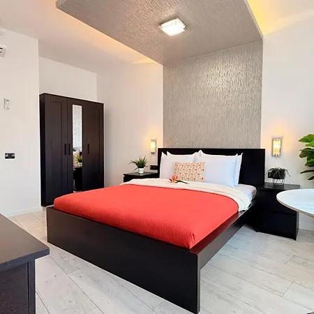 Apartment Live Where Comes Alive - Stylish 2br In Piata Romana Bucharest
