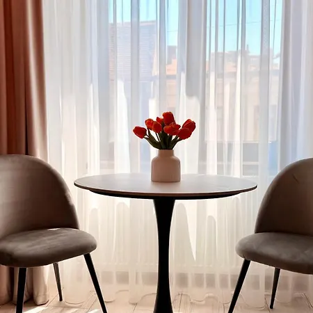Live Where Comes Alive - Stylish 2br In Piata Romana * Bucharest