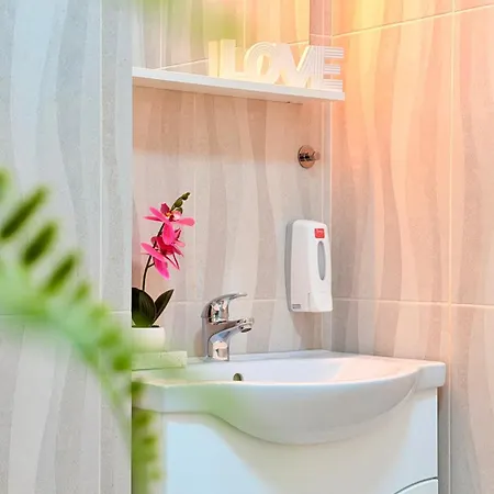 Live Where Comes Alive - Stylish 2br In Piata Romana Apartment Bucharest