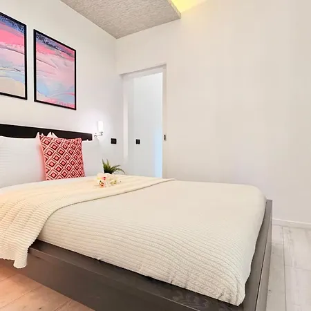 Live Where Comes Alive - Stylish 2br In Piata Romana Apartment Bucharest