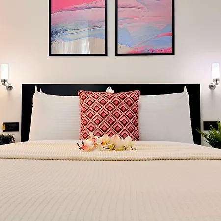Apartment Live Where Comes Alive - Stylish 2br In Piata Romana *