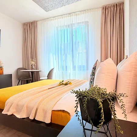 Apartment Live Where Comes Alive - Stylish 2br In Piata Romana Bucharest