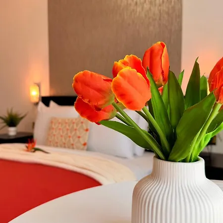 Apartment Live Where Comes Alive - Stylish 2br In Piata Romana