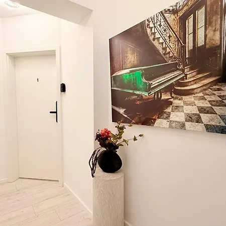 Apartment Live Where Comes Alive - Stylish 2br In Piata Romana Bucharest
